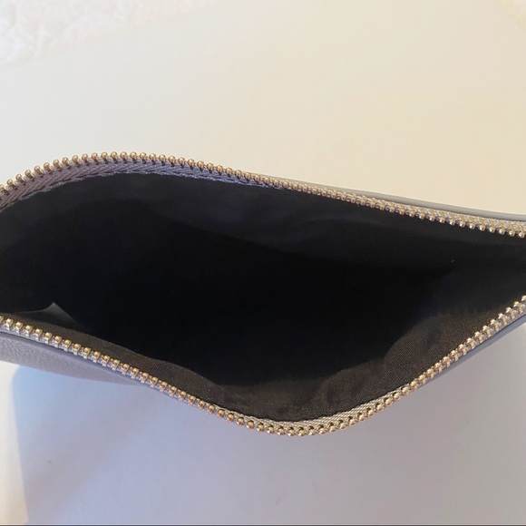 Disney Pandora Mickey & Minnie Wristlet Clutch - Picture 6 of 11